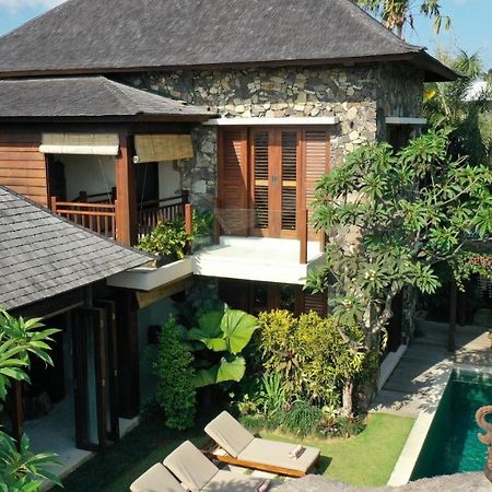 Villa Suar Drupadi Seminyak Buitenkant foto